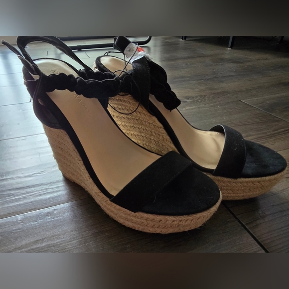 Brand new wedges - Picture 2 of 2